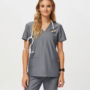 Figs Casma Three-Pocket Scrub Top/Zamora Jogger Bottom Set Graphite Size XXS